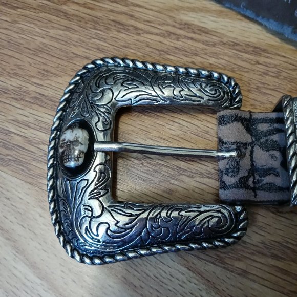 Skulls accent leather belt - Picture 3 of 7
